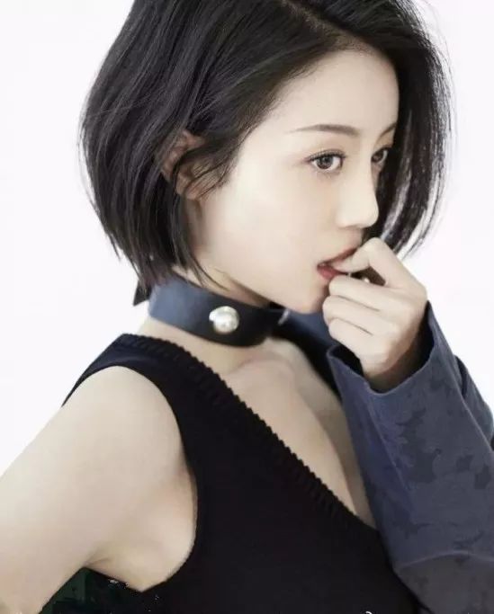 2025年最新发型图片女，时尚潮流的无限探索