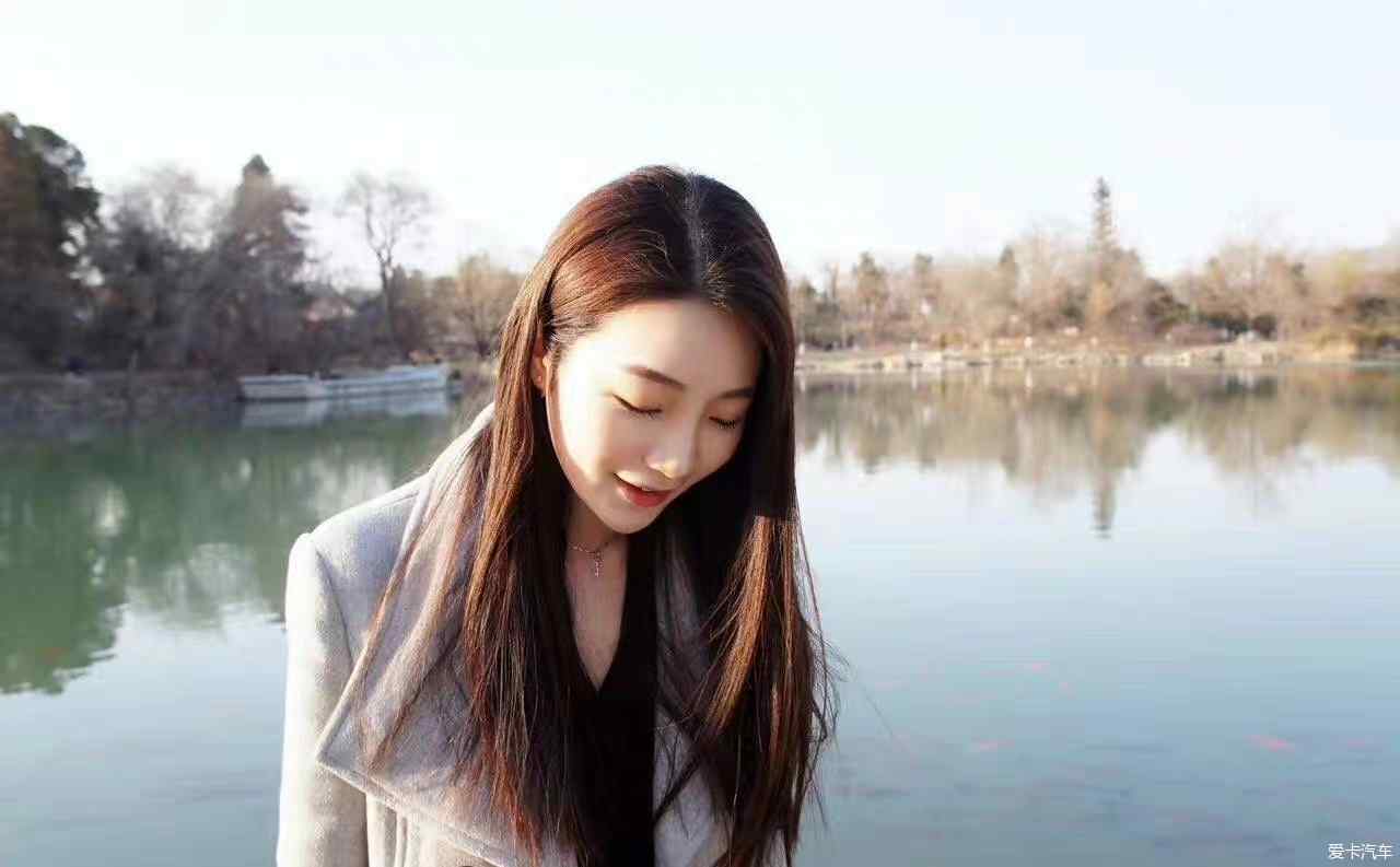 北大女生青春风采，时代担当与活力展现