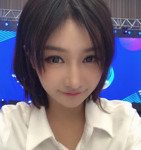 阿怡大小姐的最新风采展示