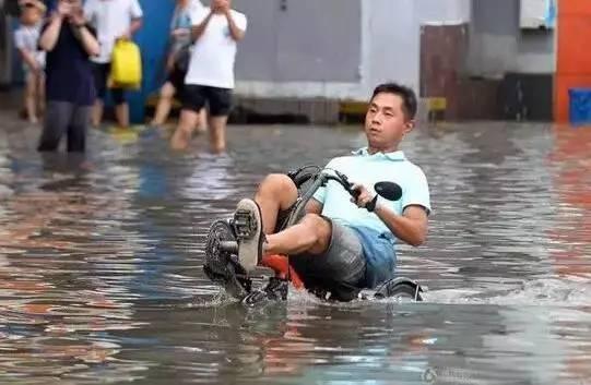 南京暴雨应对挑战与反思，城市如何应对暴雨考验